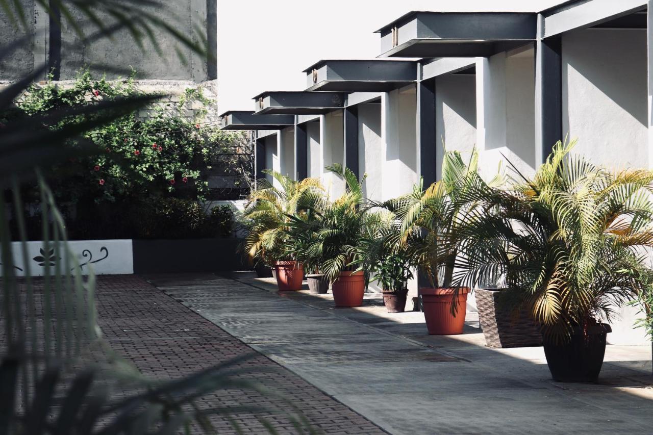 Hotel Samanu ซายูลิตา ภายนอก รูปภาพ