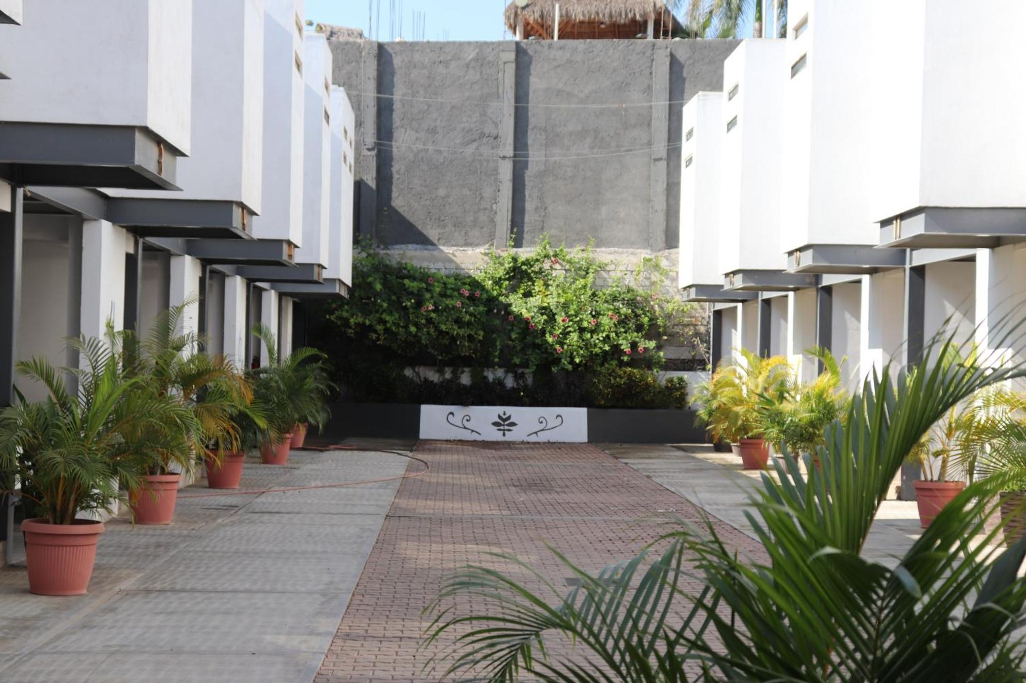 Hotel Samanu ซายูลิตา ภายนอก รูปภาพ