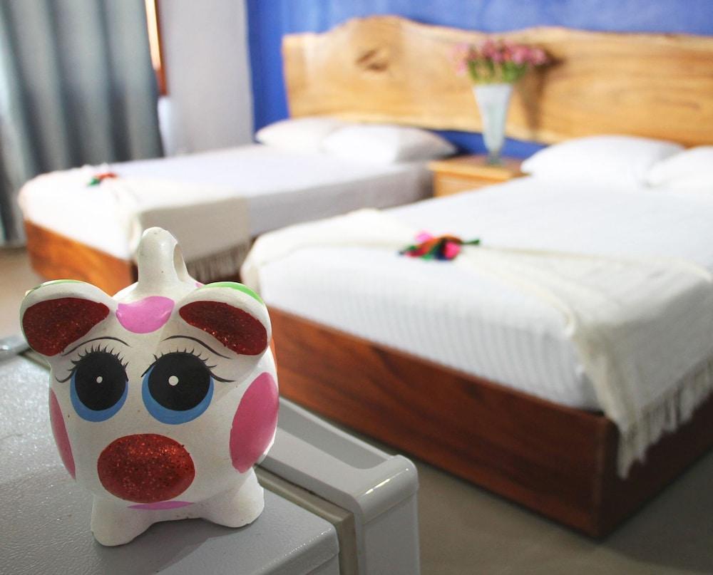 Hotel Samanu ซายูลิตา ภายนอก รูปภาพ